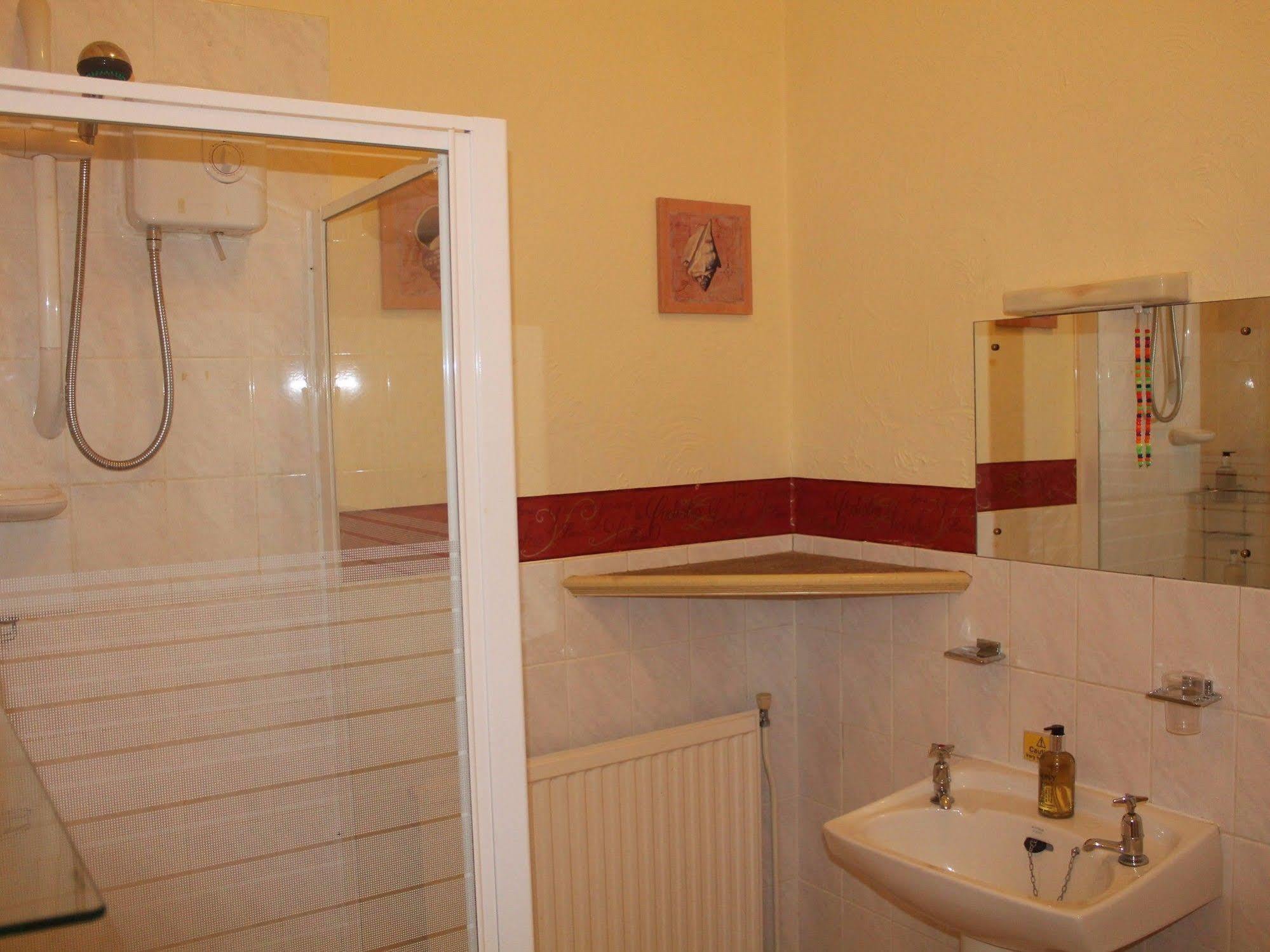 Maison d'hôtes Heathcliff House Exclusively For Adults Free Large Carpark 4*