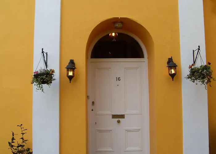 Heathcliff House B&B Exclusively For Adults Free Large Carpark