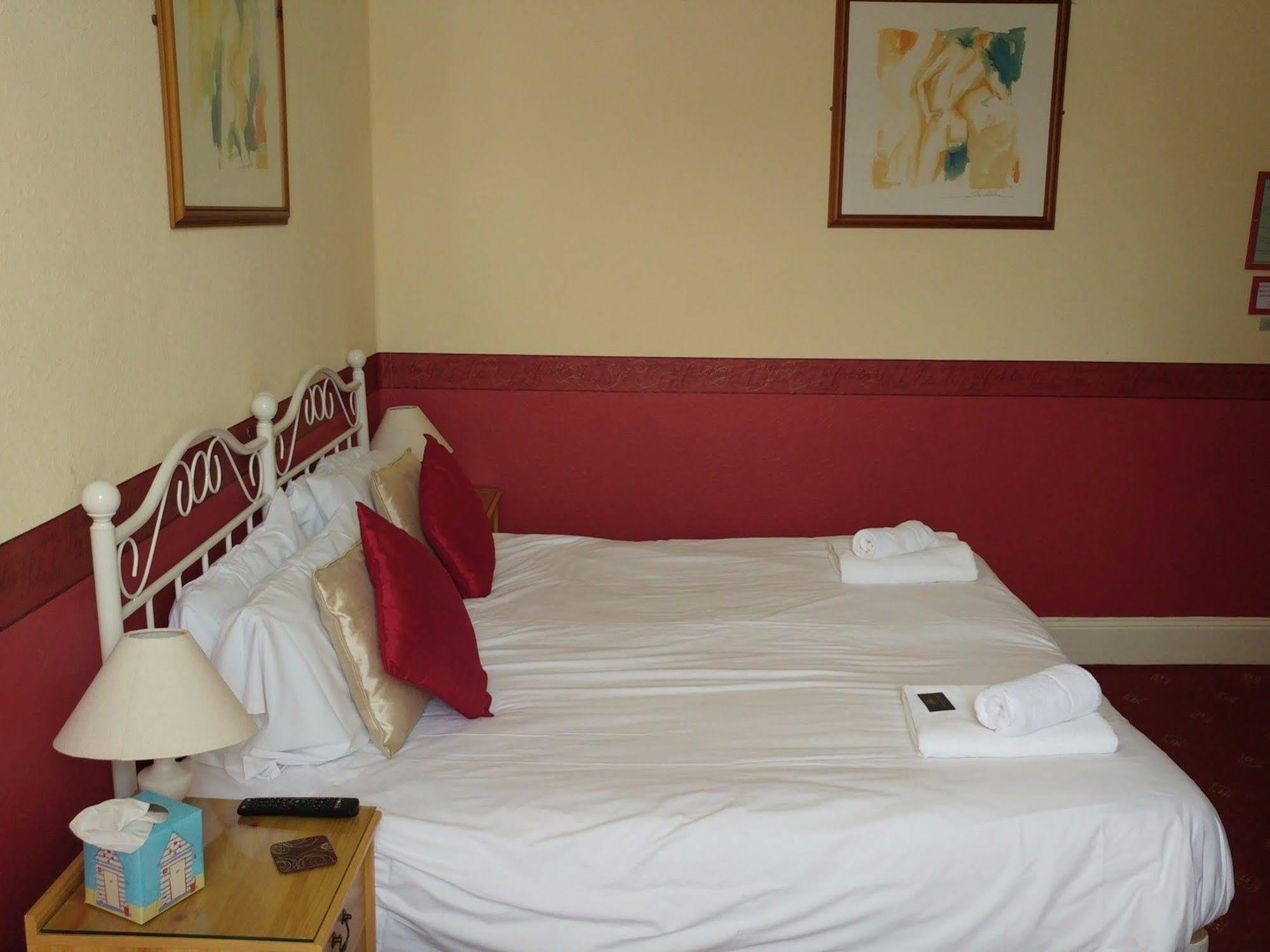 Heathcliff House Exclusively For Adults Free Large Carpark Affittacamere 4*