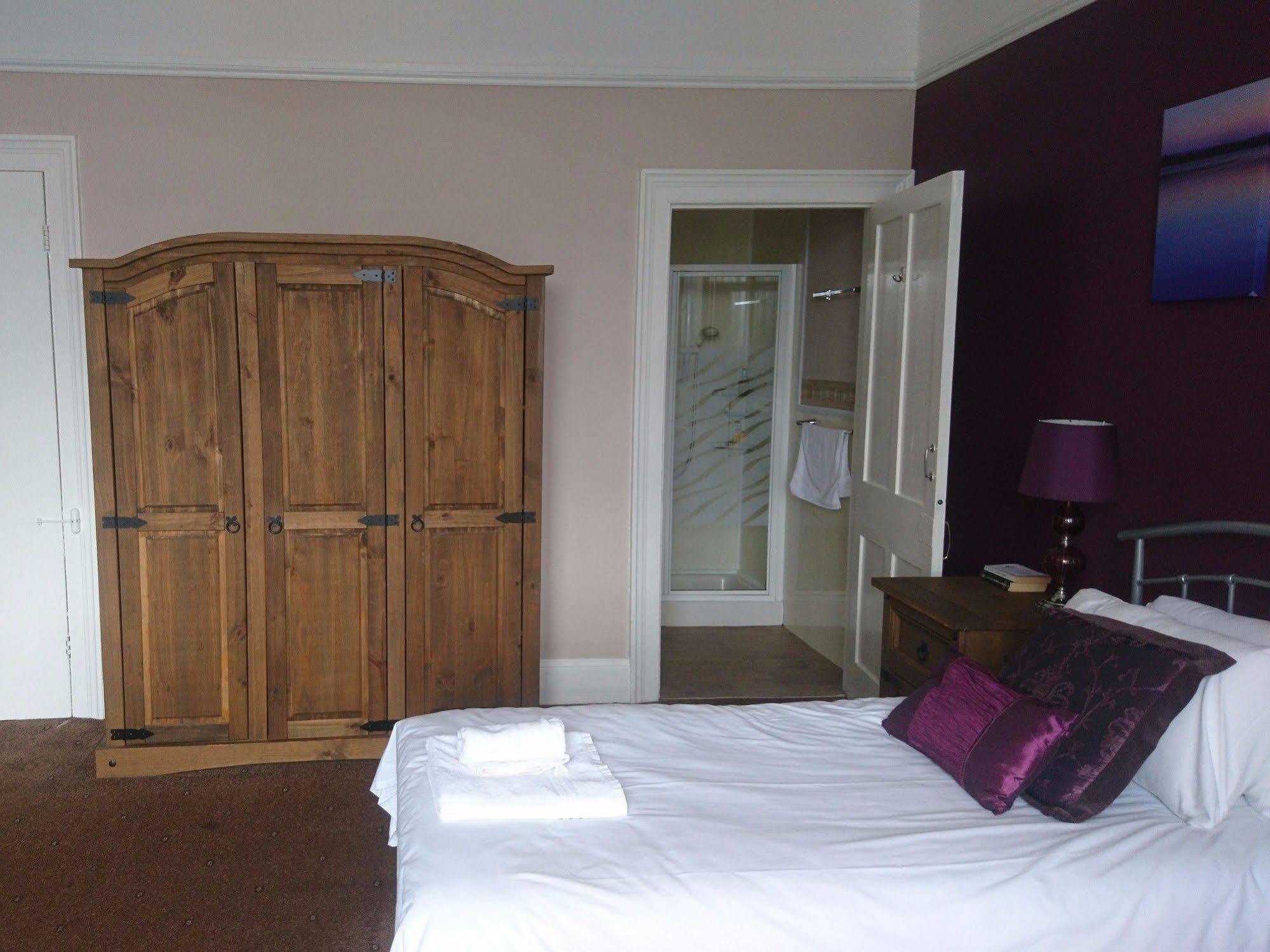 Heathcliff House Exclusively For Adults Free Large Carpark Affittacamere Torquay