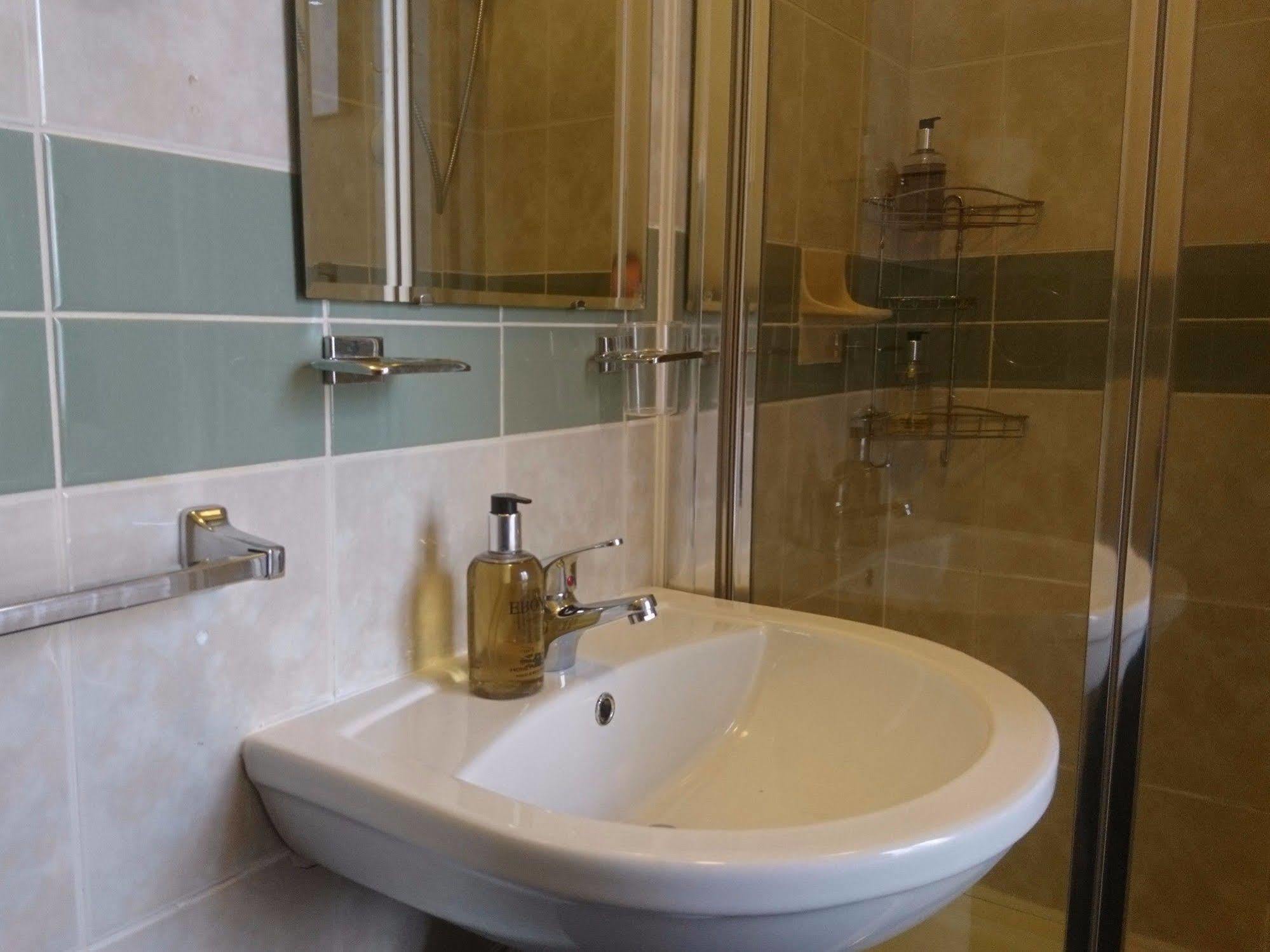 Affittacamere Heathcliff House Exclusively For Adults Free Large Carpark Torquay